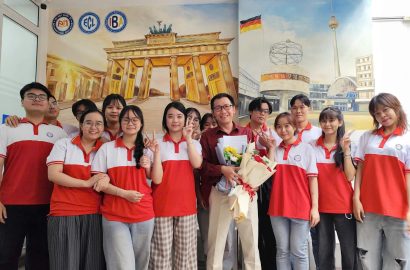 z7256299724727_298d64f37f19940d7197836bd6818af7